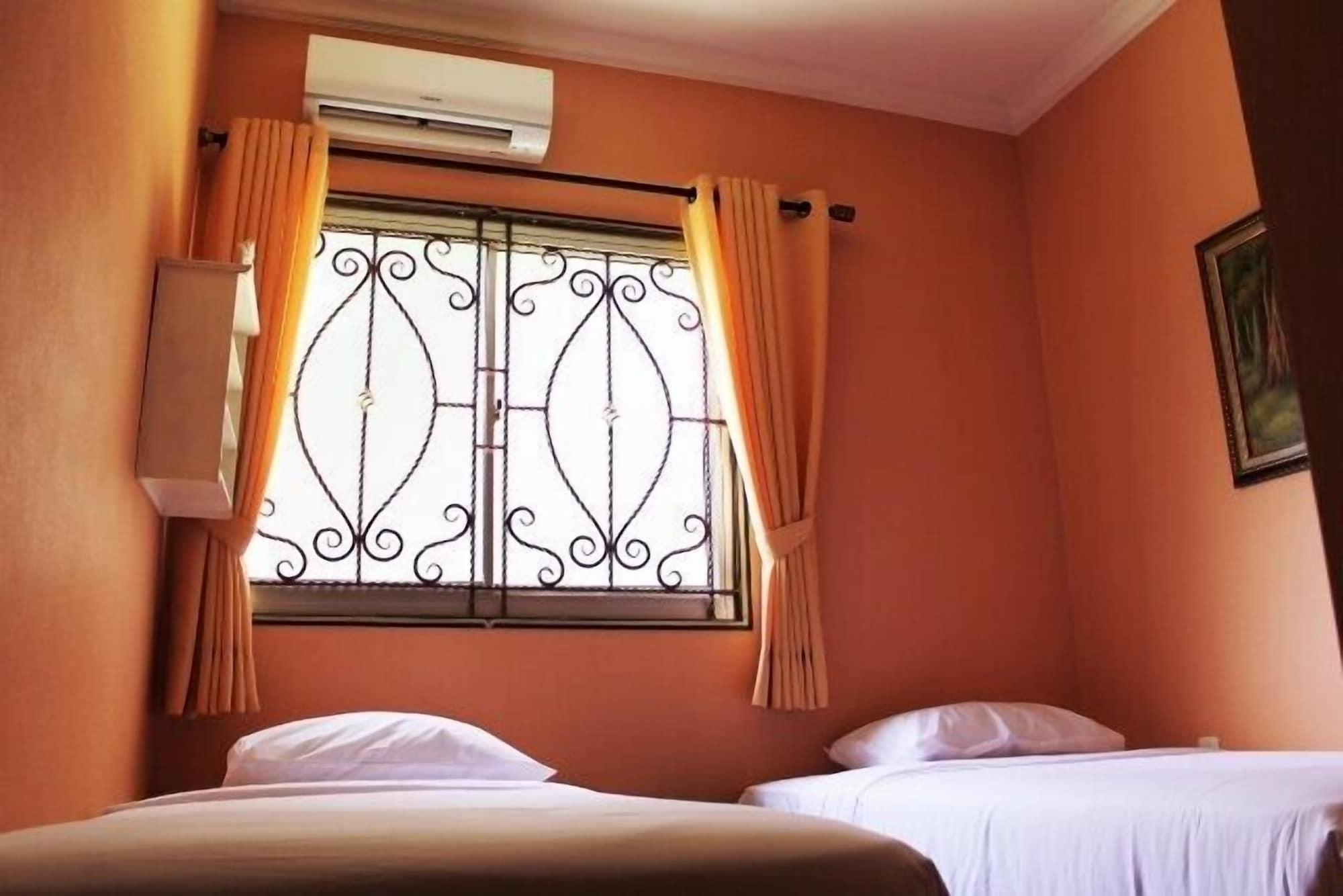 Twins Hotel Jakarta Buitenkant foto