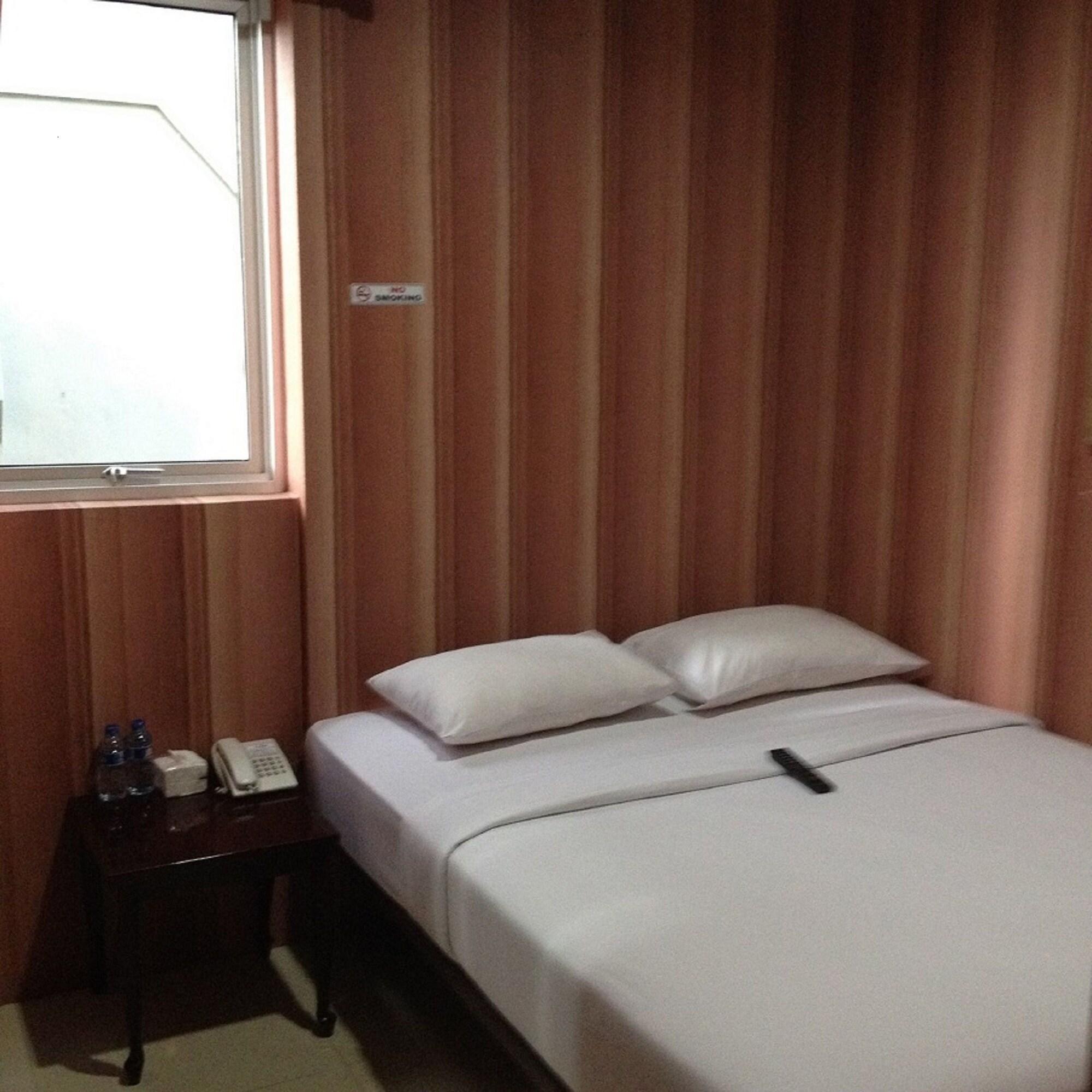 Twins Hotel Jakarta Buitenkant foto